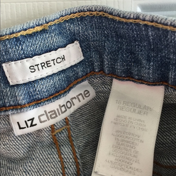 Liz Claiborne stretch jeans. - Picture 3 of 3